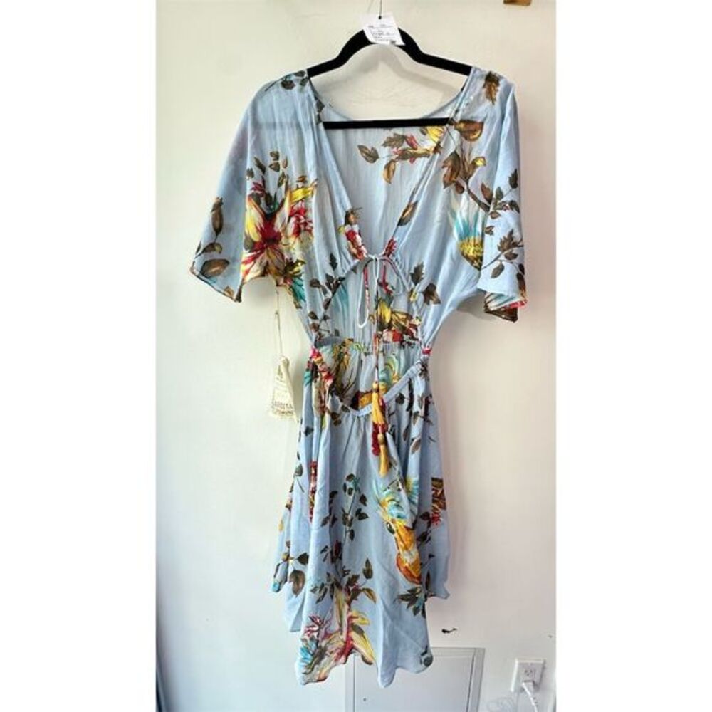 Aratta Women's M Multicolor Knee Length Dress Parrot Floral V-Neck Casual
